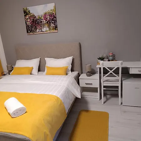 Ajsa Διαμέρισμα *