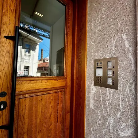 Ajsa Διαμέρισμα *